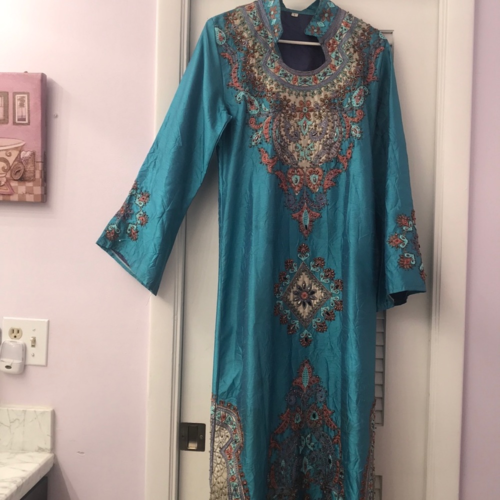 Dress - Picture 3 of 8